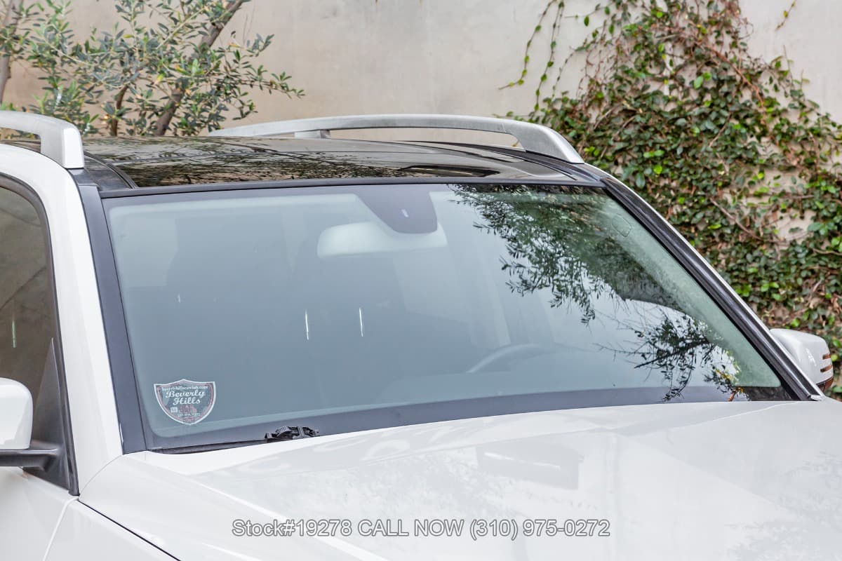 2010 Mercedes GLK350 thumbnail 7