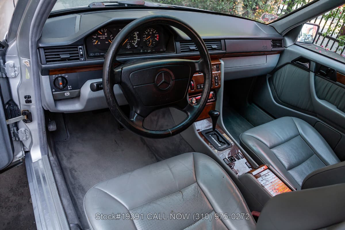 1992 Mercedes 400E thumbnail 12