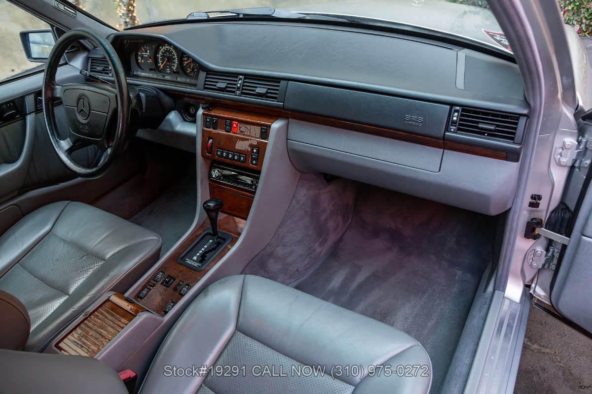1992 Mercedes 400E thumbnail 17
