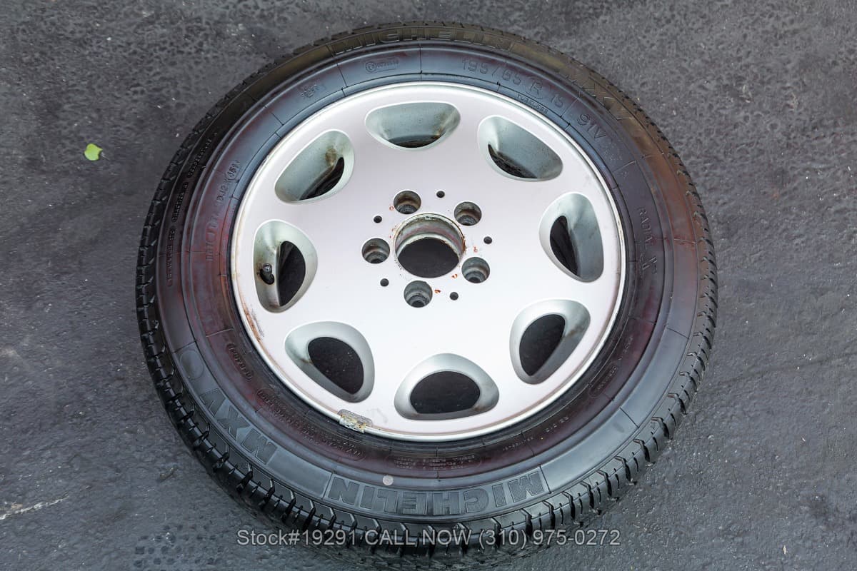 1992 Mercedes 400E thumbnail 29