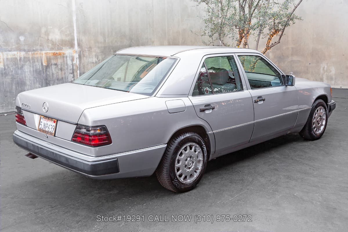 1992 Mercedes 400E thumbnail 4