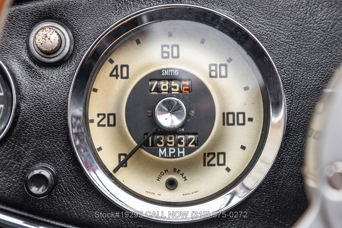 1959 Austin-Healey 100-6 Convertible Sports Car thumbnail 17