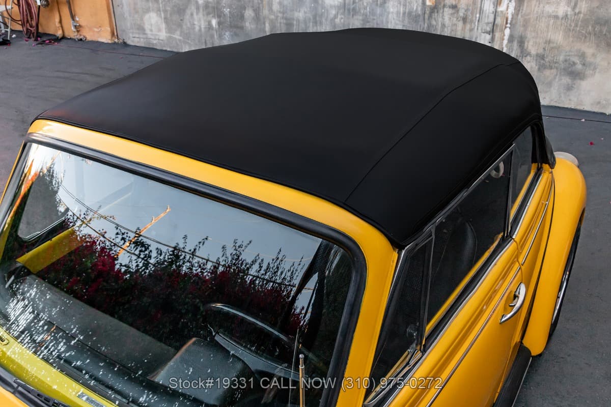 1975 Volkswagen Super Beetle Convertible thumbnail 10