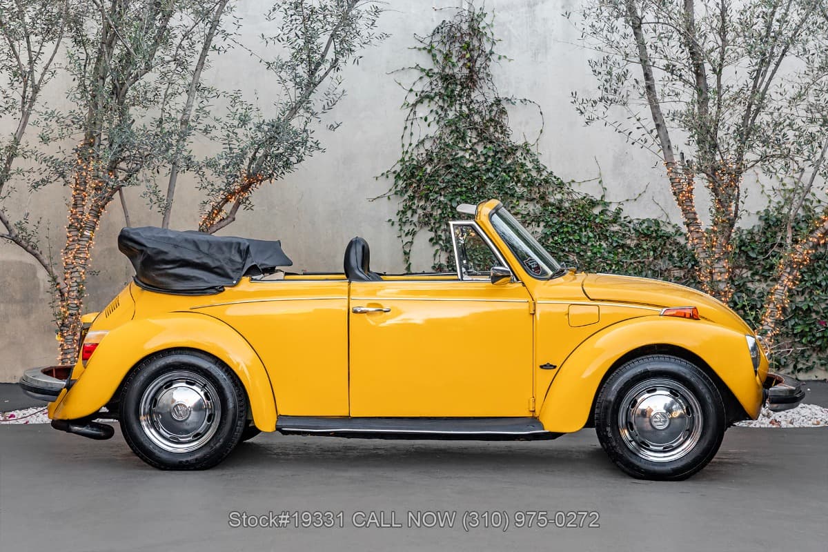 1975 Volkswagen Super Beetle Convertible thumbnail 3