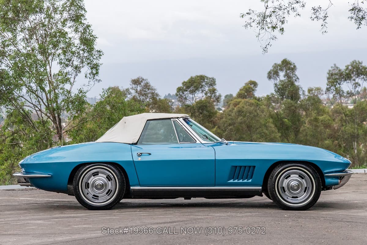 1967 Chevrolet Corvette Convertible Two-Top thumbnail 8