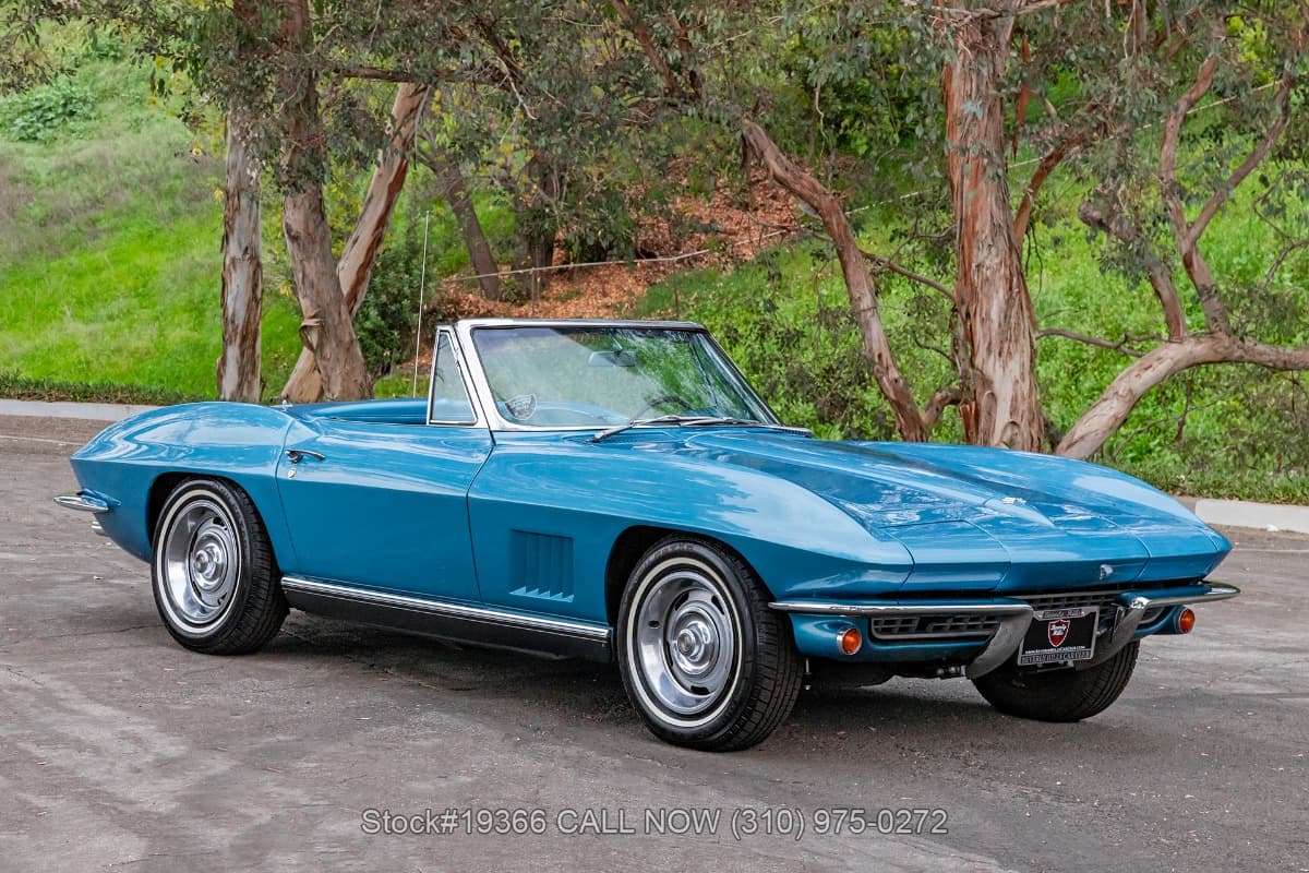1967 Chevrolet Corvette Convertible Two-Top thumbnail 3