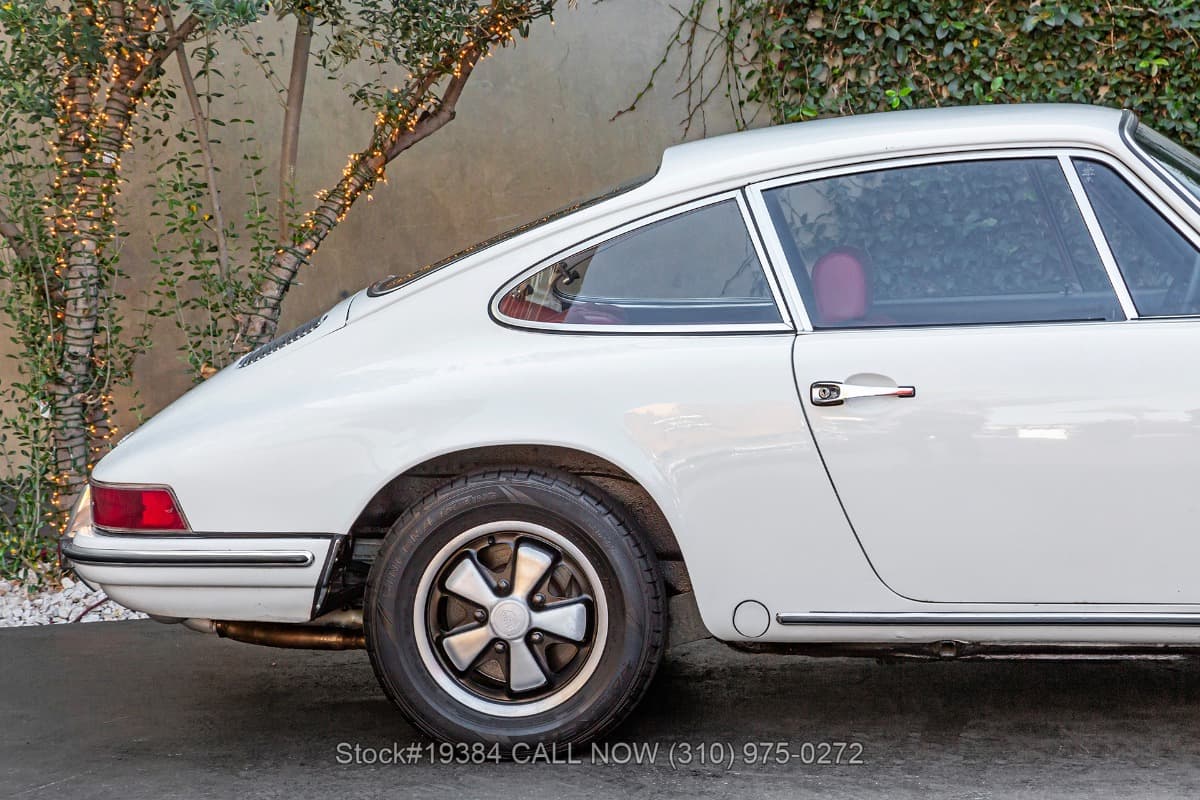 1969 Porsche 911T Coupe thumbnail 9