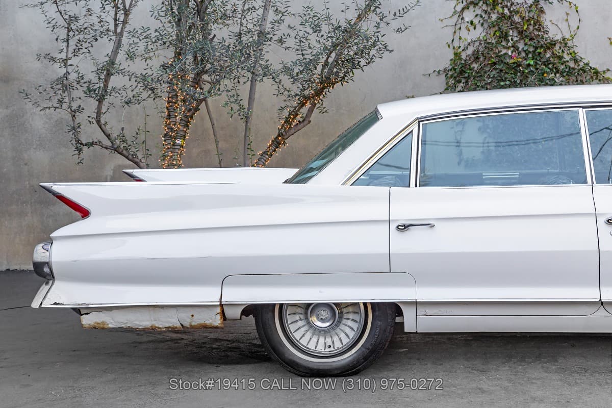 1961 Cadillac DeVille Sedan thumbnail 9