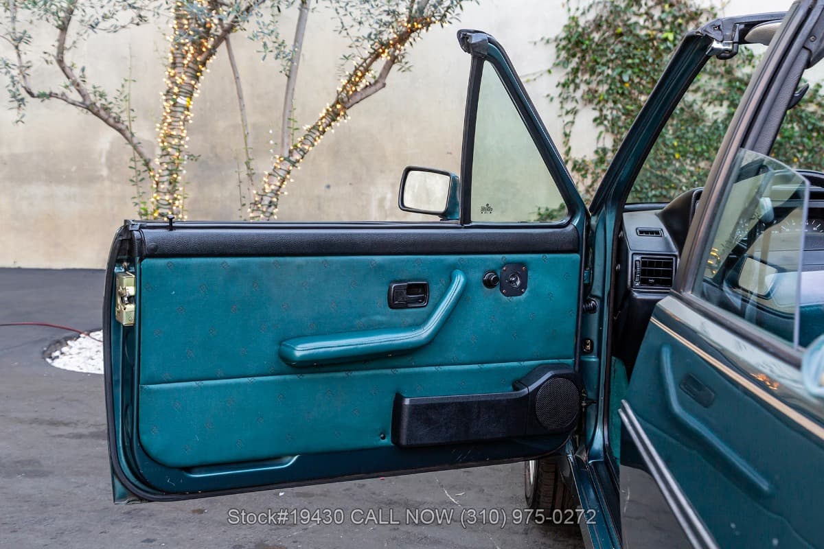 1991 Volkswagen Cabriolet Etienne Aigner Edition thumbnail 13