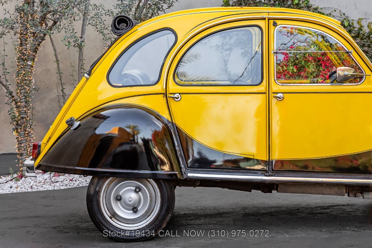 1974 Citroen 2CV4 thumbnail 11