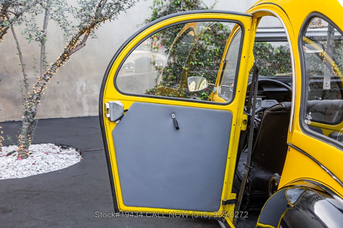 1974 Citroen 2CV4 thumbnail 16