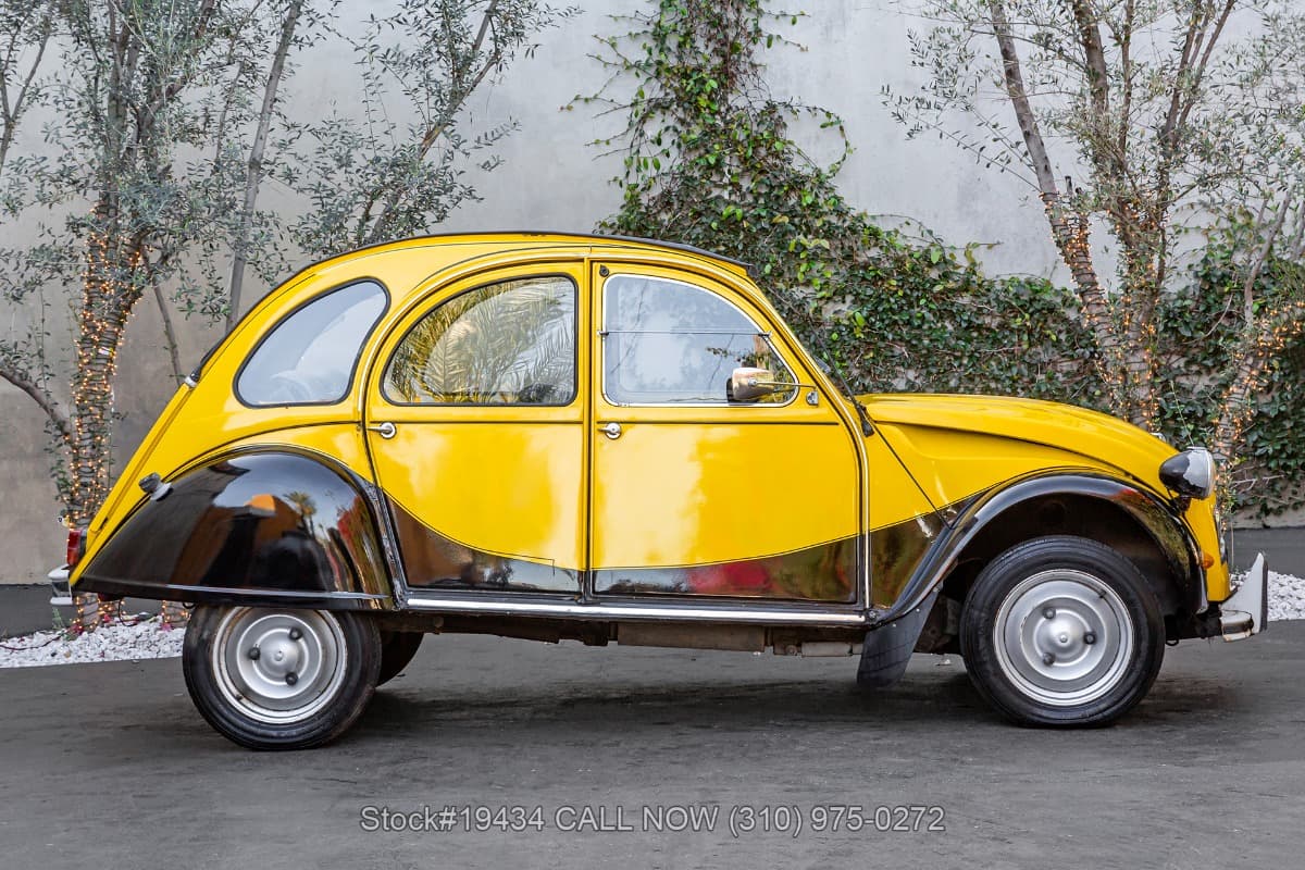 1974 Citroen 2CV4 thumbnail 3