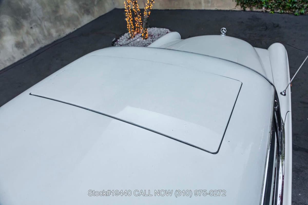 1970 Mercedes 280SE Sunroof Low Grille Coupe thumbnail 11