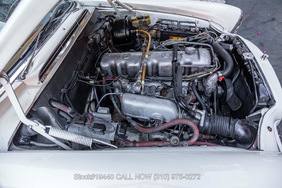 1970 Mercedes 280SE Sunroof Low Grille Coupe thumbnail 25