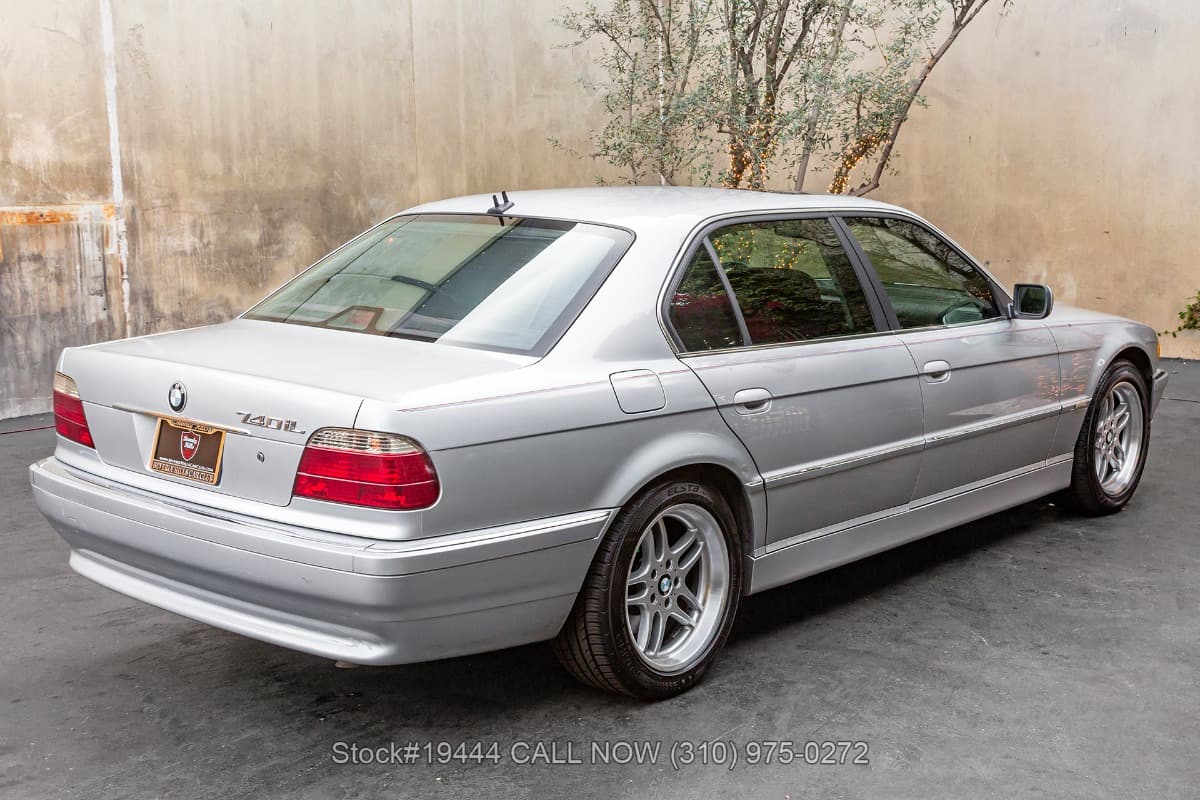 2001 BMW 740iL thumbnail 4