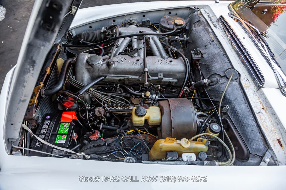1965 Mercedes 230SL with 2 tops thumbnail 24