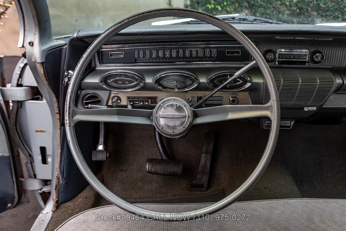 1961 Oldsmobile Dynamic 88 Celebrity Sedan thumbnail 13