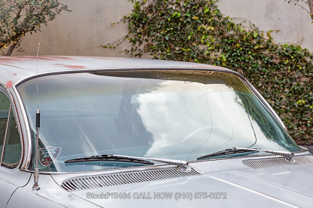 1961 Oldsmobile Dynamic 88 Celebrity Sedan thumbnail 7