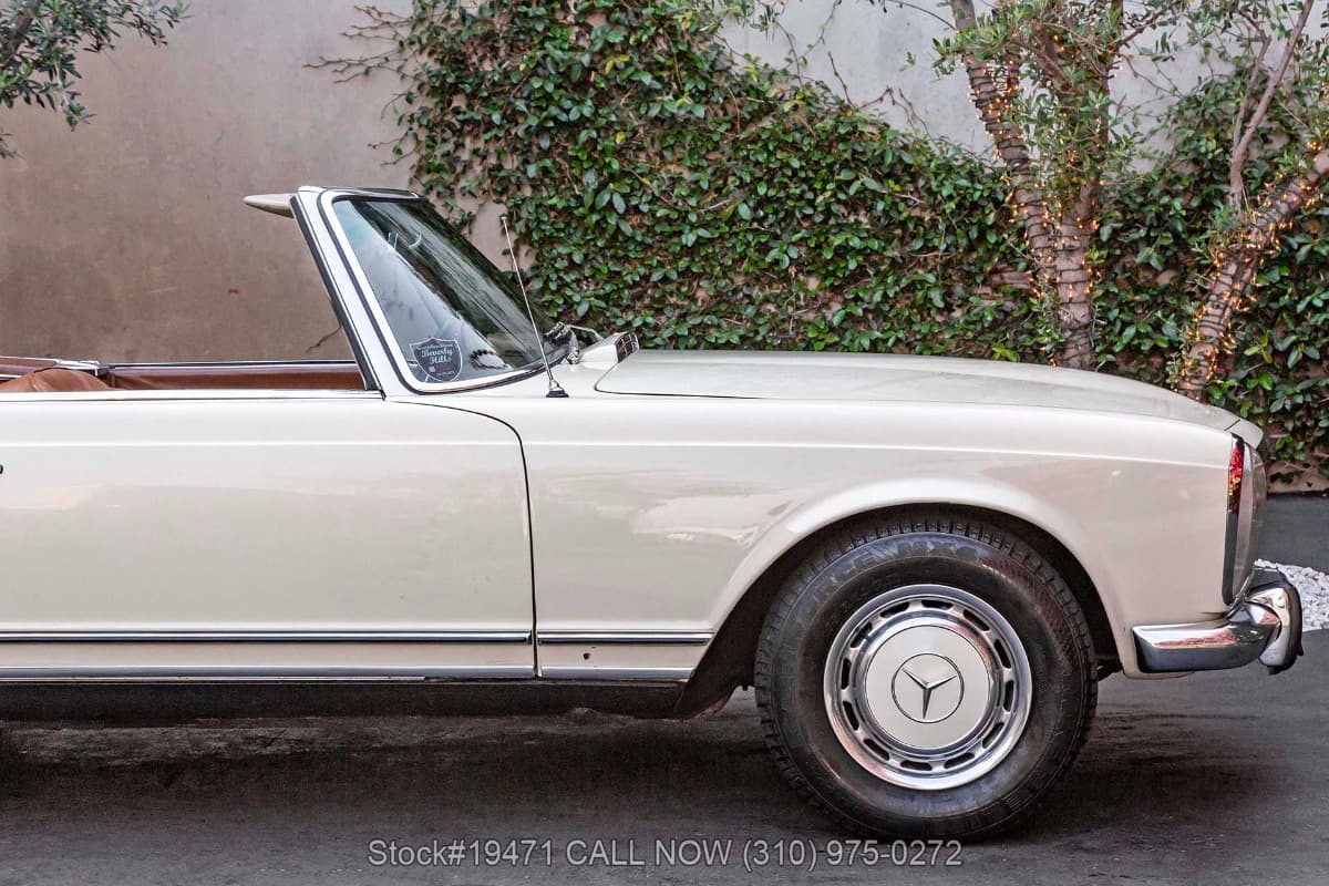 1966 Mercedes 230SL thumbnail 11