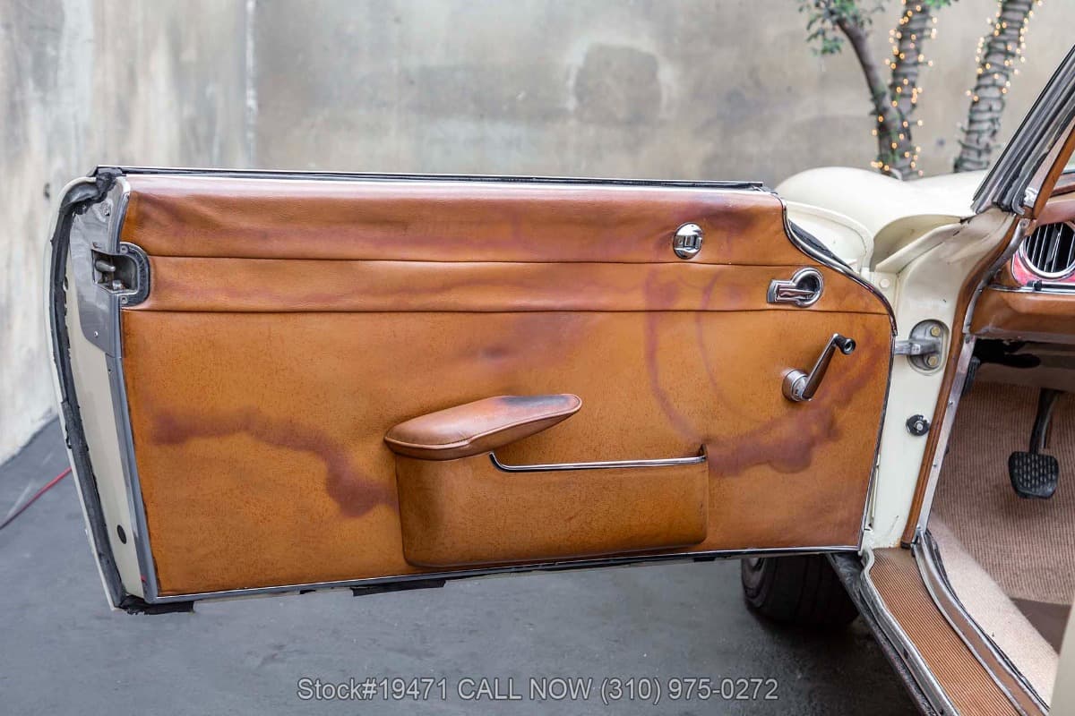 1966 Mercedes 230SL thumbnail 13
