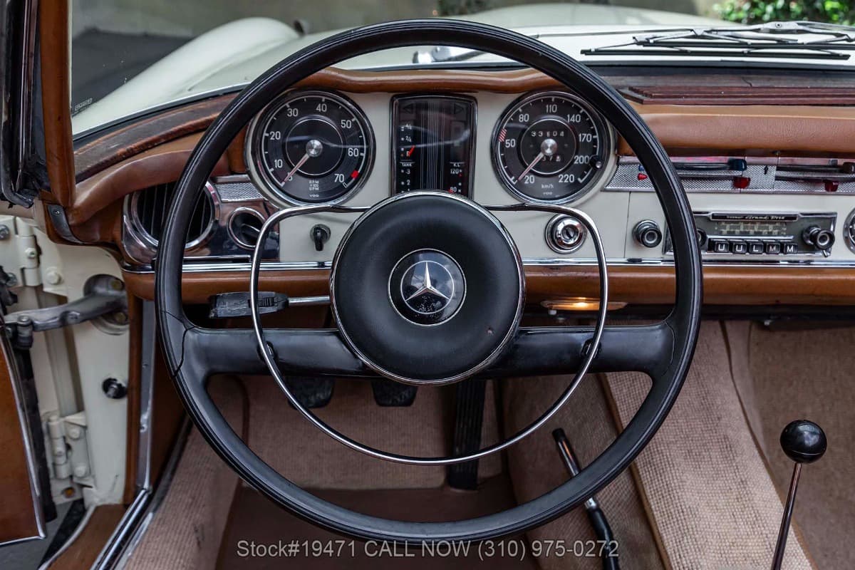 1966 Mercedes 230SL thumbnail 15