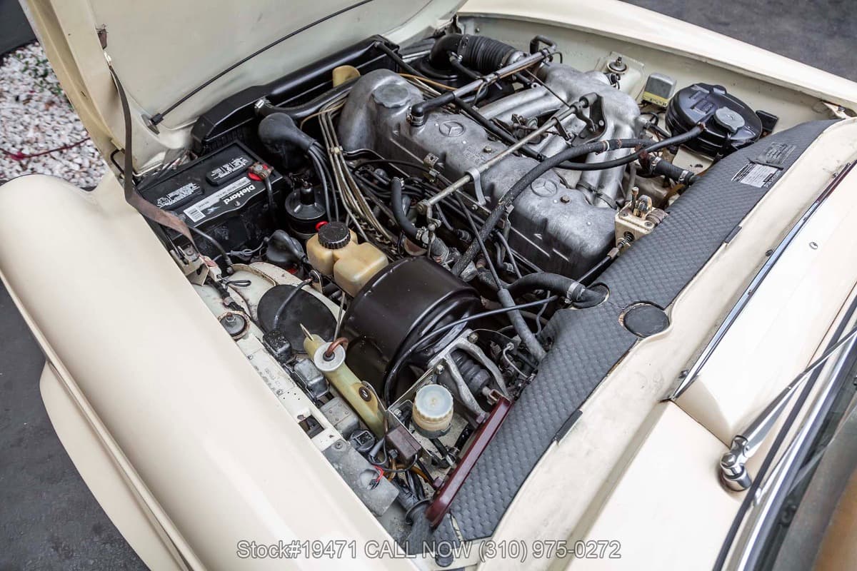 1966 Mercedes 230SL thumbnail 20
