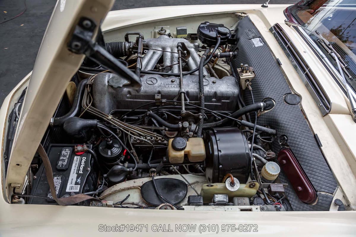 1966 Mercedes 230SL thumbnail 21