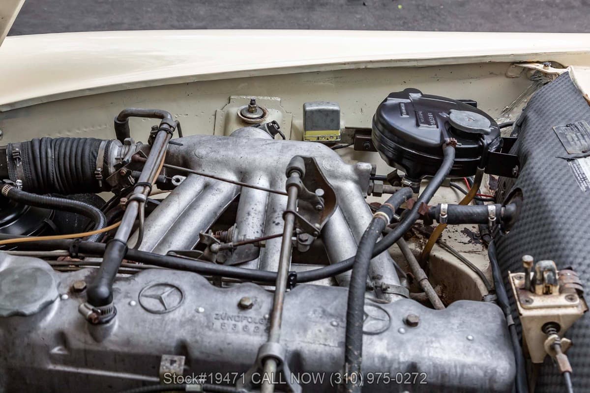 1966 Mercedes 230SL thumbnail 22