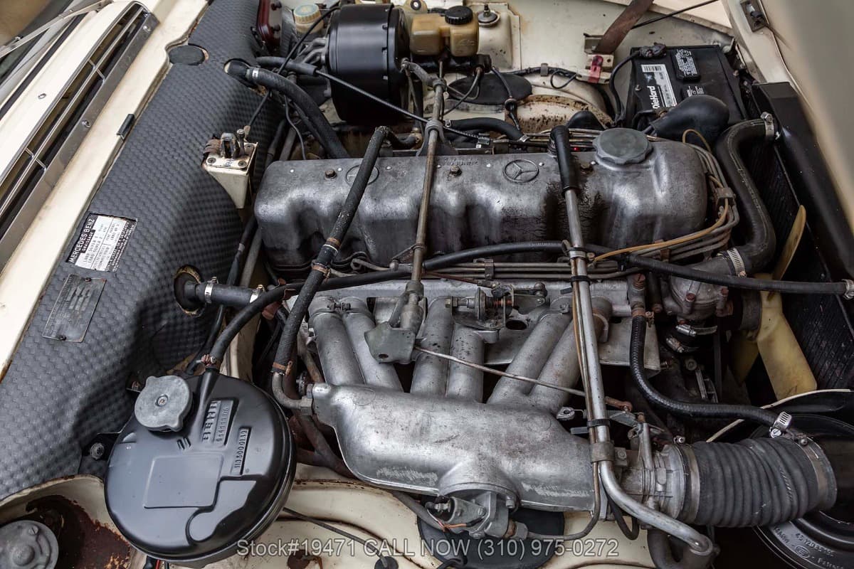 1966 Mercedes 230SL thumbnail 24