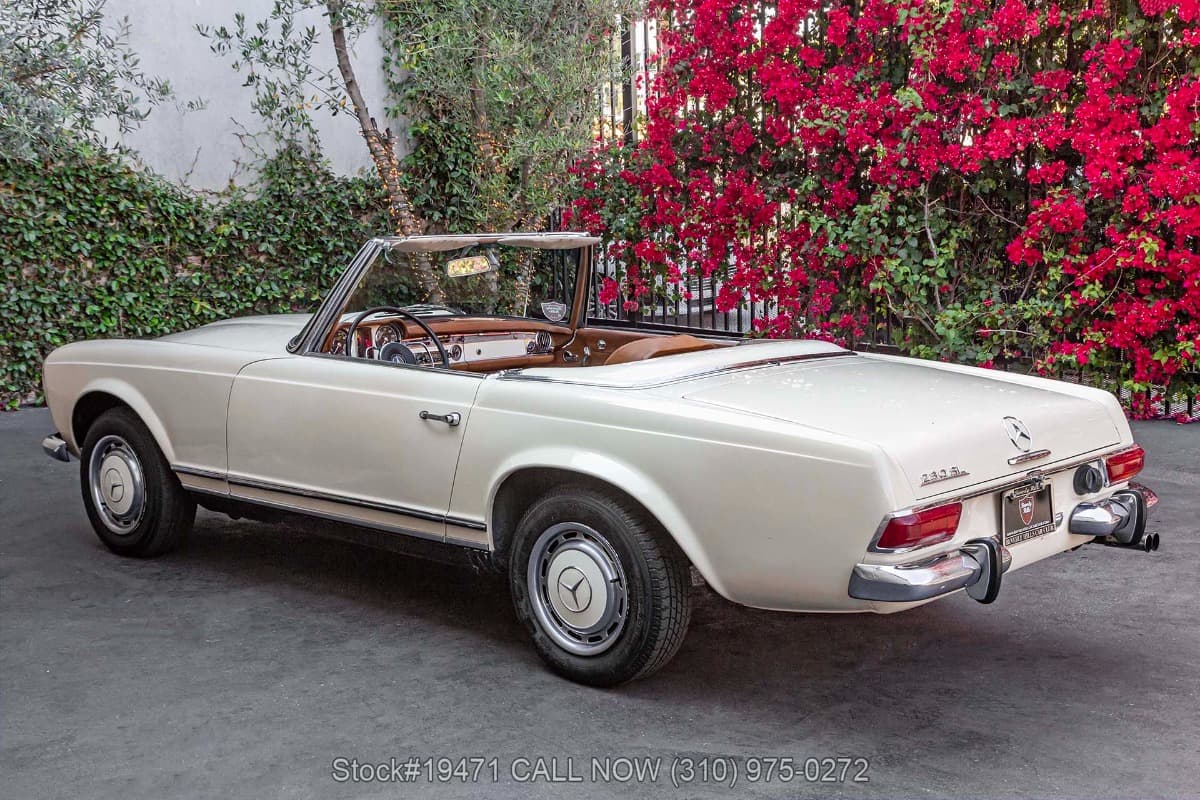 1966 Mercedes 230SL thumbnail 4