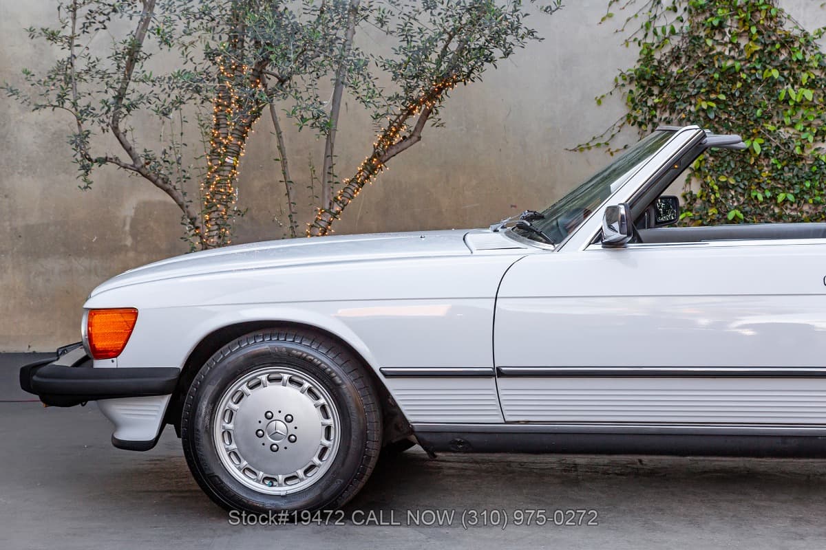 1986 Mercedes 560SL with 2 tops thumbnail 14