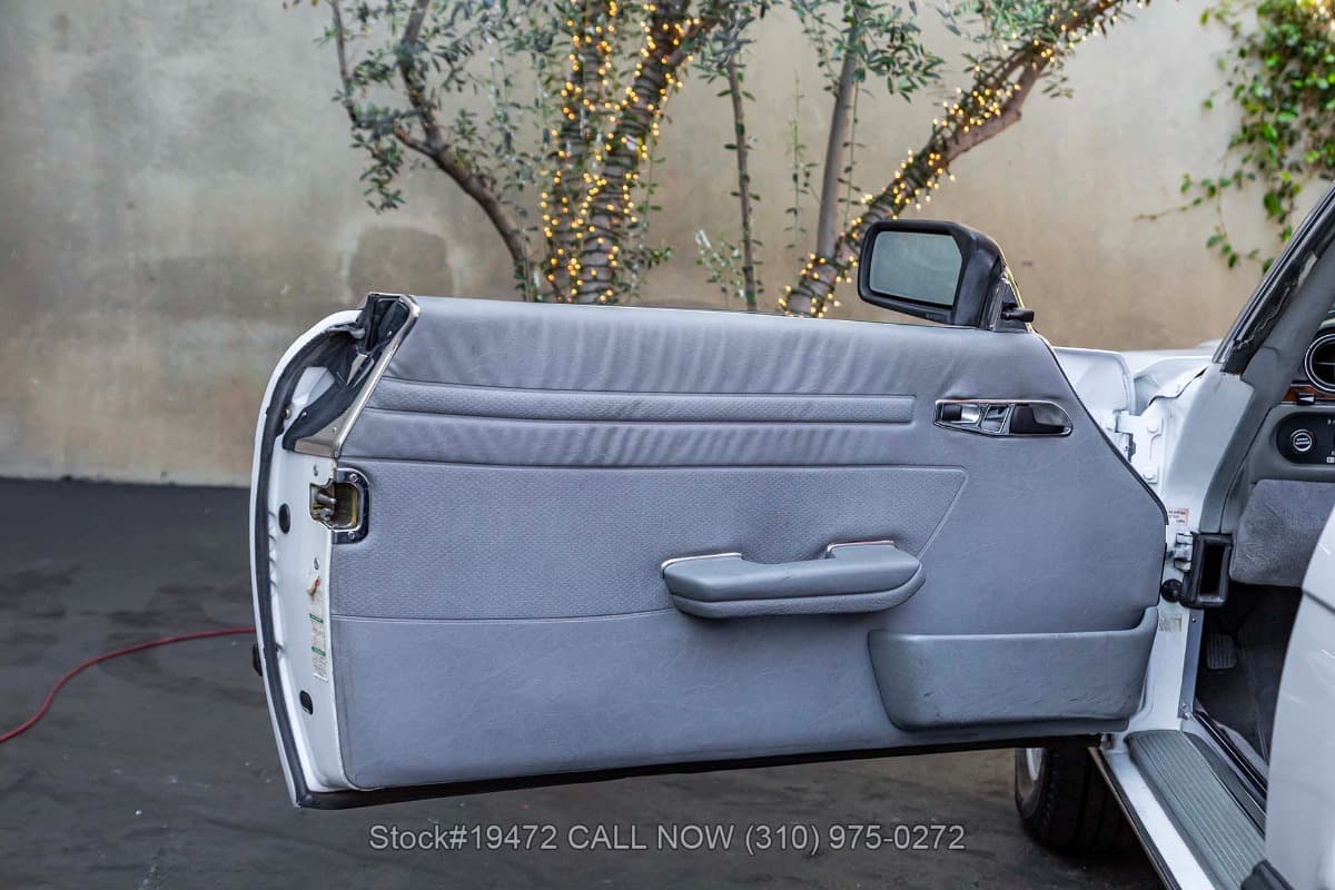 1986 Mercedes 560SL with 2 tops thumbnail 15