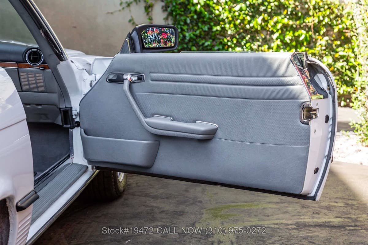 1986 Mercedes 560SL with 2 tops thumbnail 19