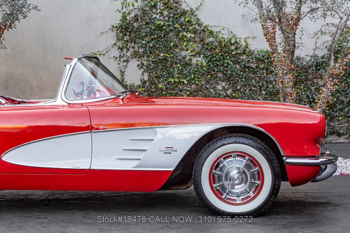 1961 Chevrolet Corvette thumbnail 11