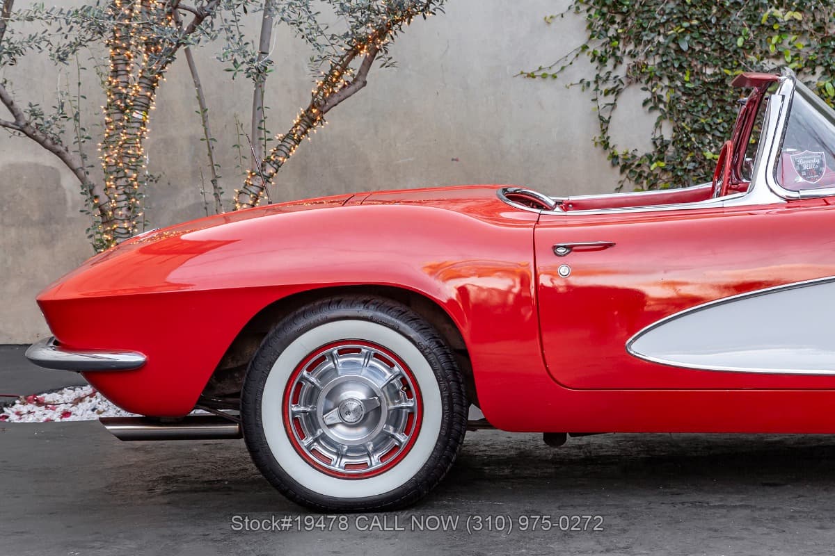 1961 Chevrolet Corvette thumbnail 12