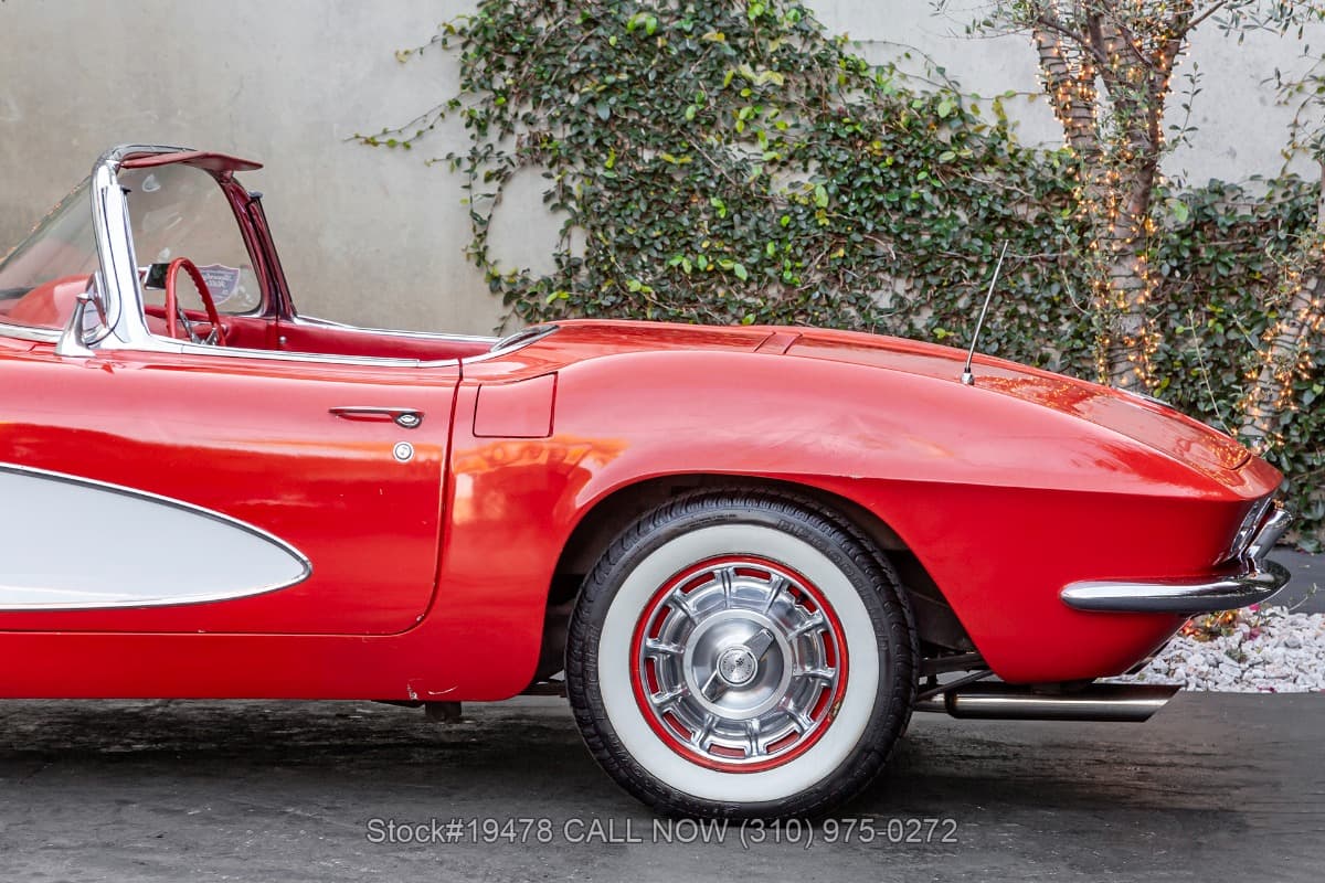 1961 Chevrolet Corvette thumbnail 13