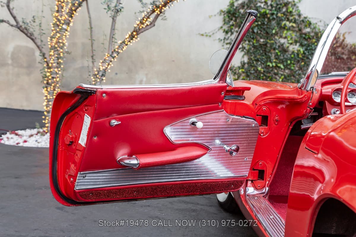 1961 Chevrolet Corvette thumbnail 14