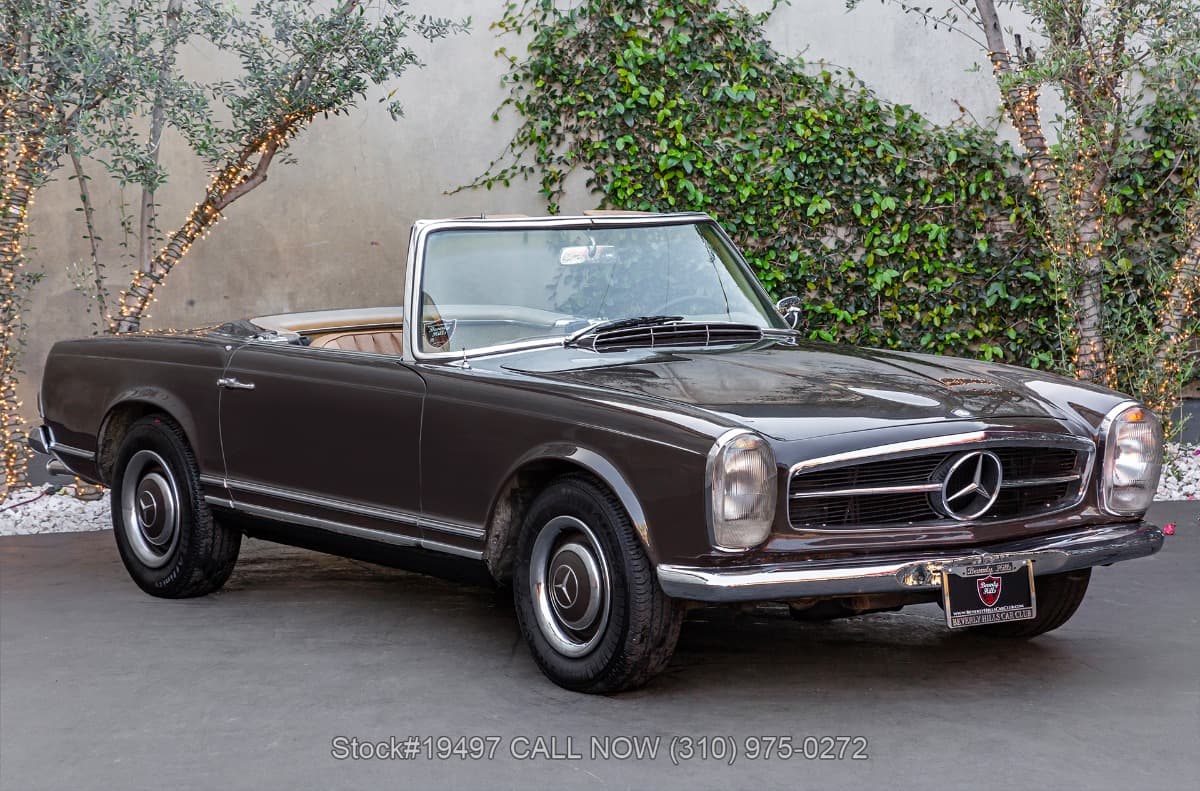 1966 Mercedes 230SL Pagoda with 2 Tops