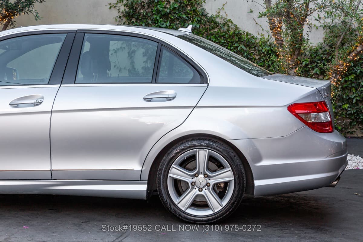 2010 Mercedes C 300 Sport 4MATIC Sedan thumbnail 10