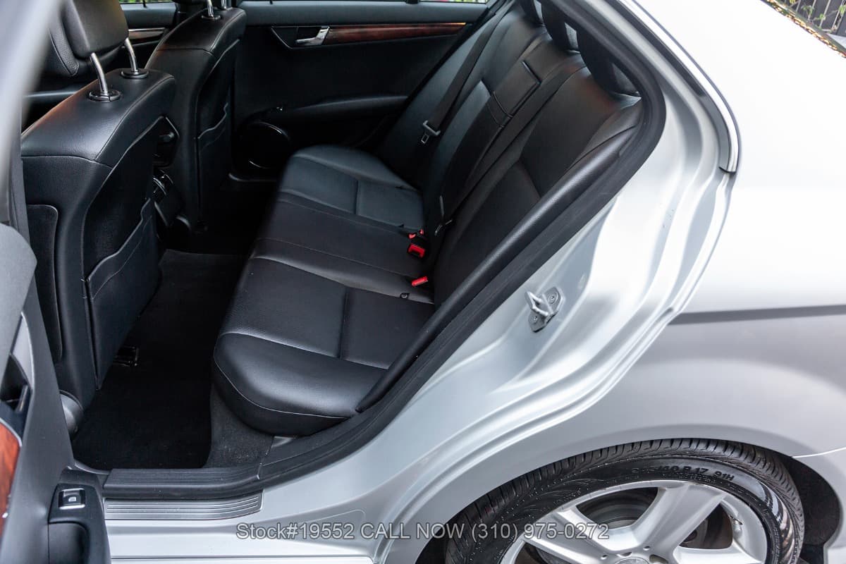 2010 Mercedes C 300 Sport 4MATIC Sedan thumbnail 16