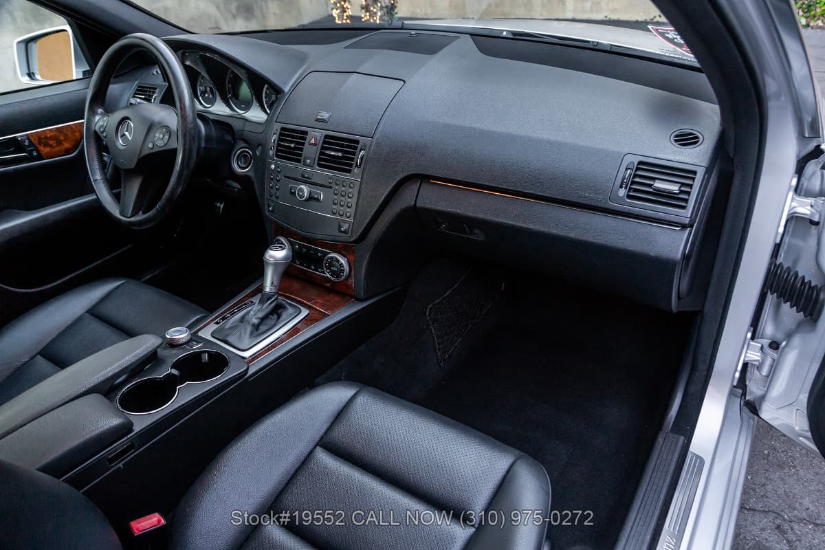 2010 Mercedes C 300 Sport 4MATIC Sedan thumbnail 19