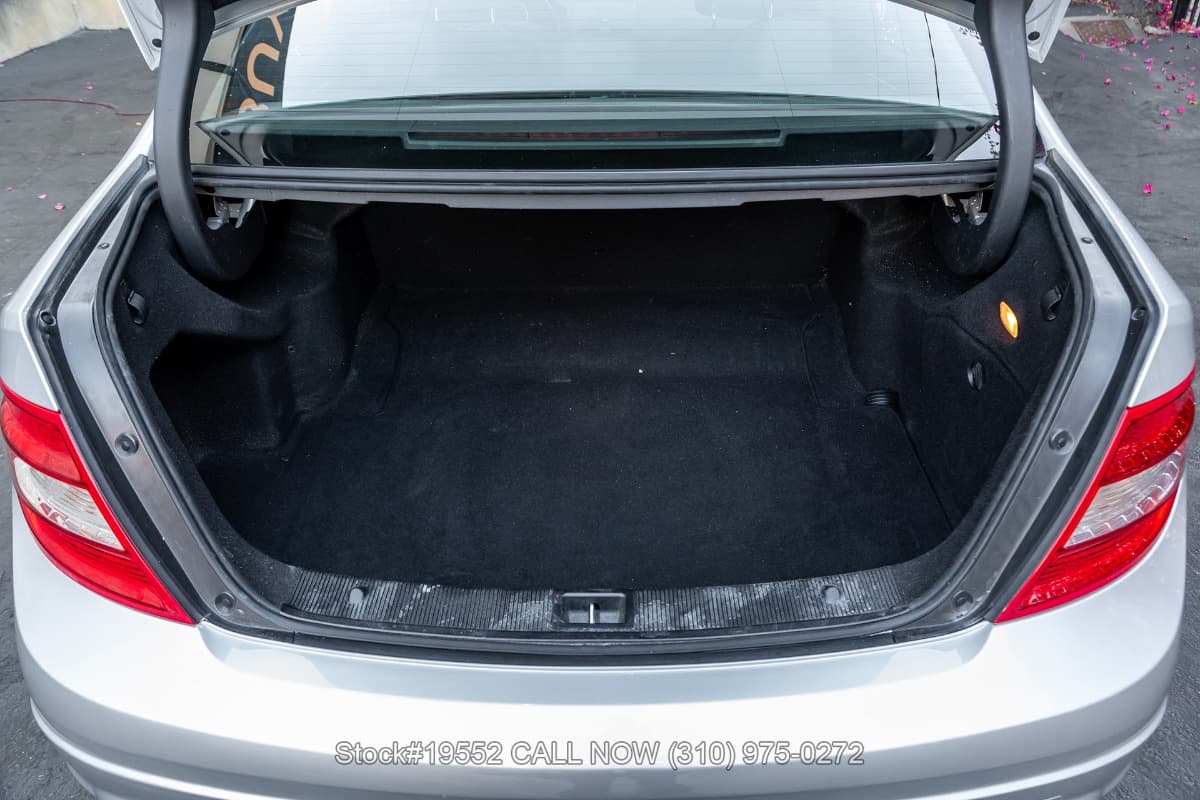 2010 Mercedes C 300 Sport 4MATIC Sedan thumbnail 21