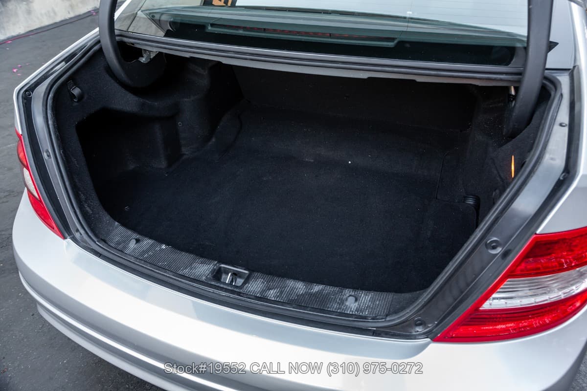 2010 Mercedes C 300 Sport 4MATIC Sedan thumbnail 22