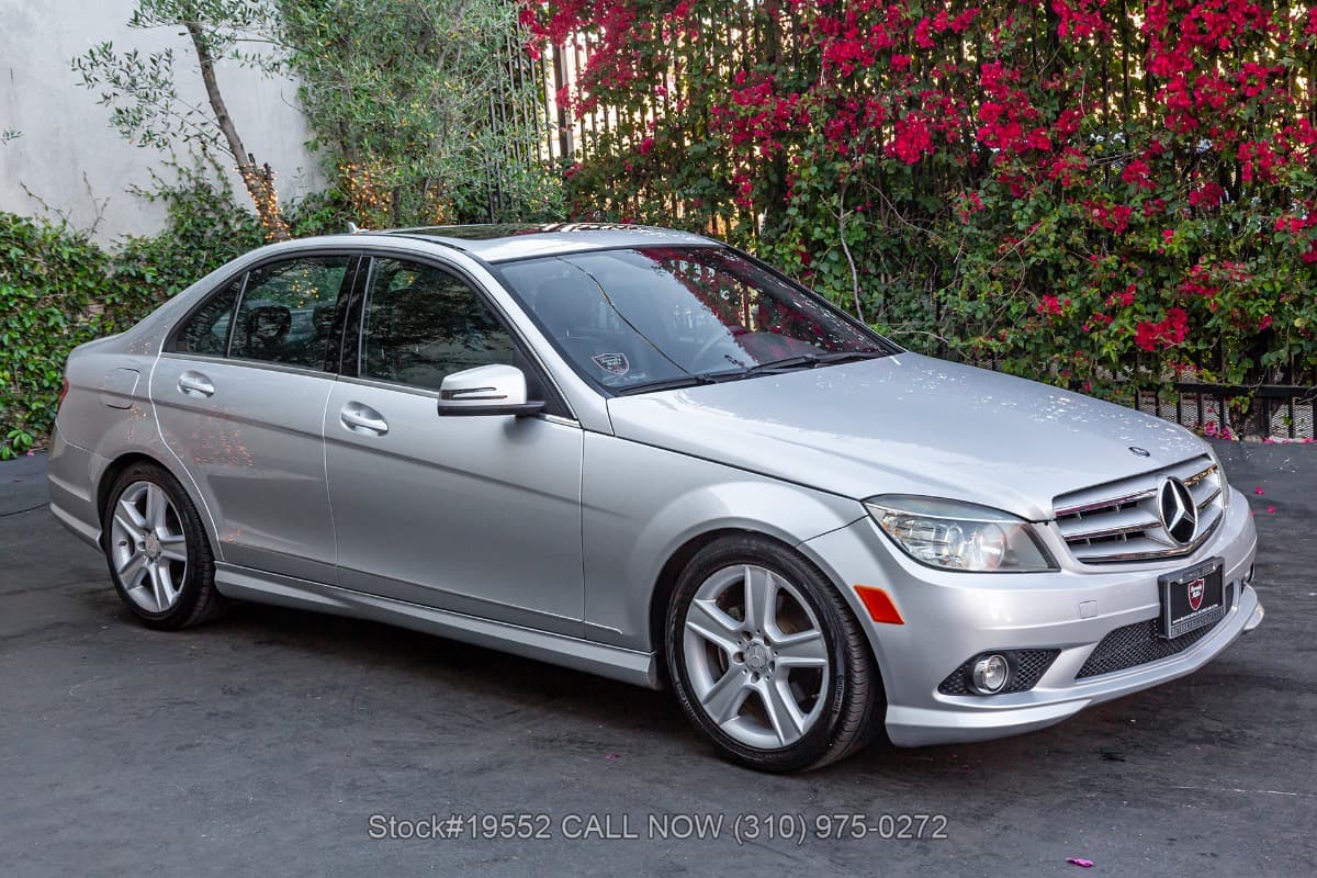 2010 Mercedes C 300 Sport 4MATIC Sedan thumbnail 3