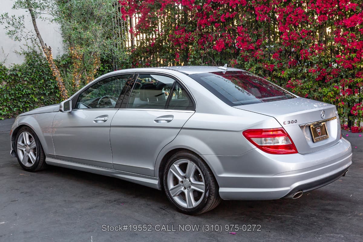 2010 Mercedes C 300 Sport 4MATIC Sedan thumbnail 6