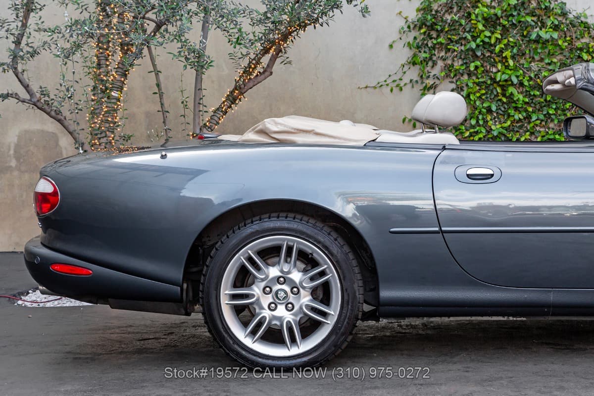 2001 Jaguar XK8 Convertible thumbnail 11