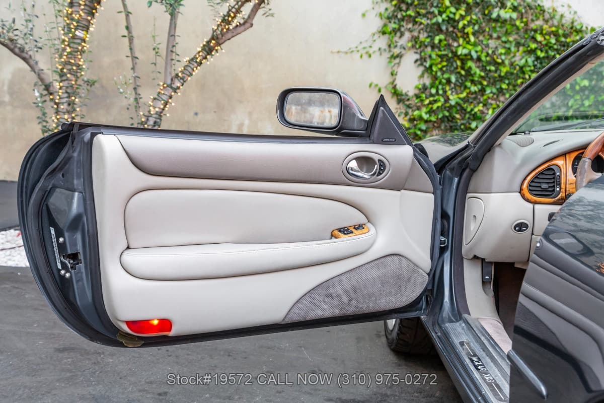 2001 Jaguar XK8 Convertible thumbnail 13