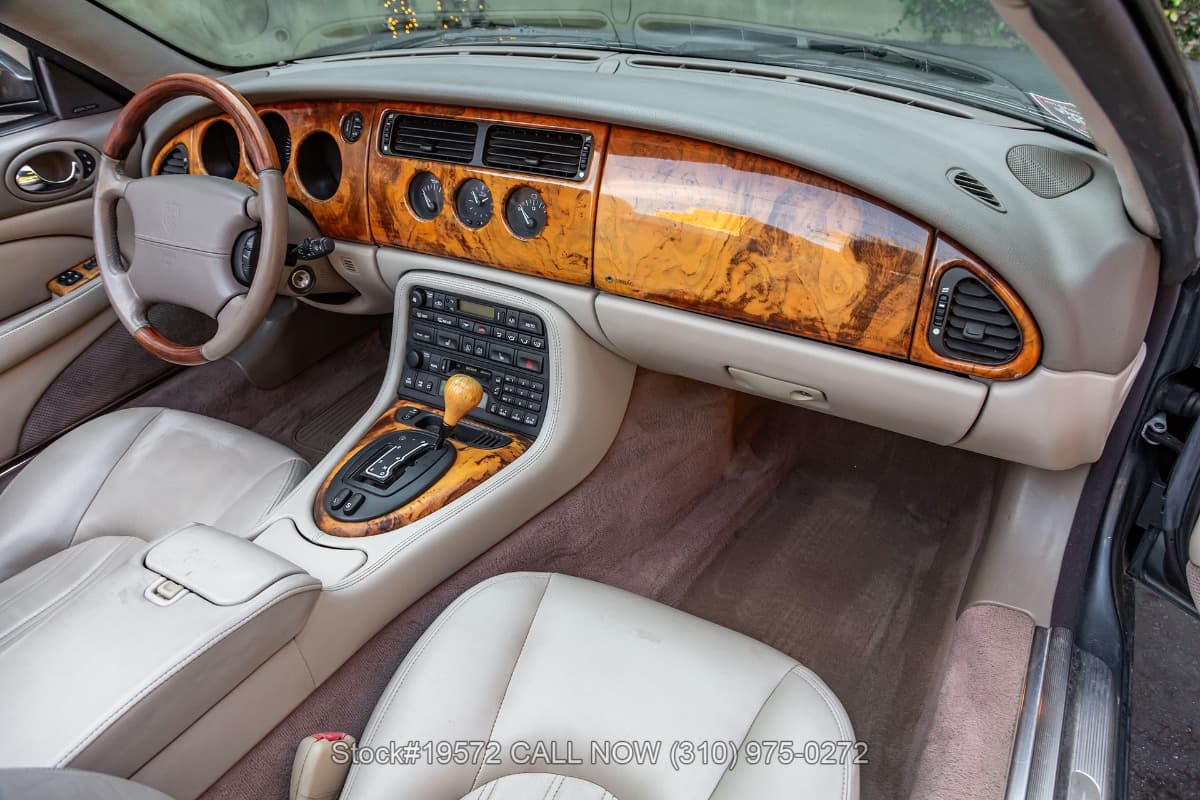 2001 Jaguar XK8 Convertible thumbnail 17