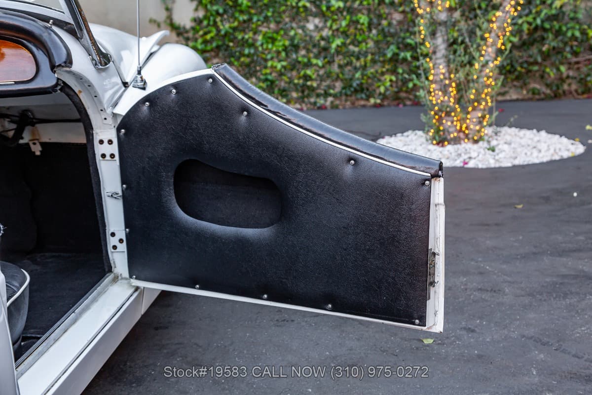 1960 Triumph TR3 thumbnail 16