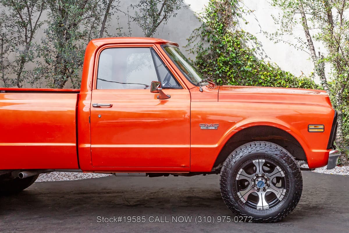 1972 GMC K2500 4x4 Pickup 4-Speed thumbnail 9